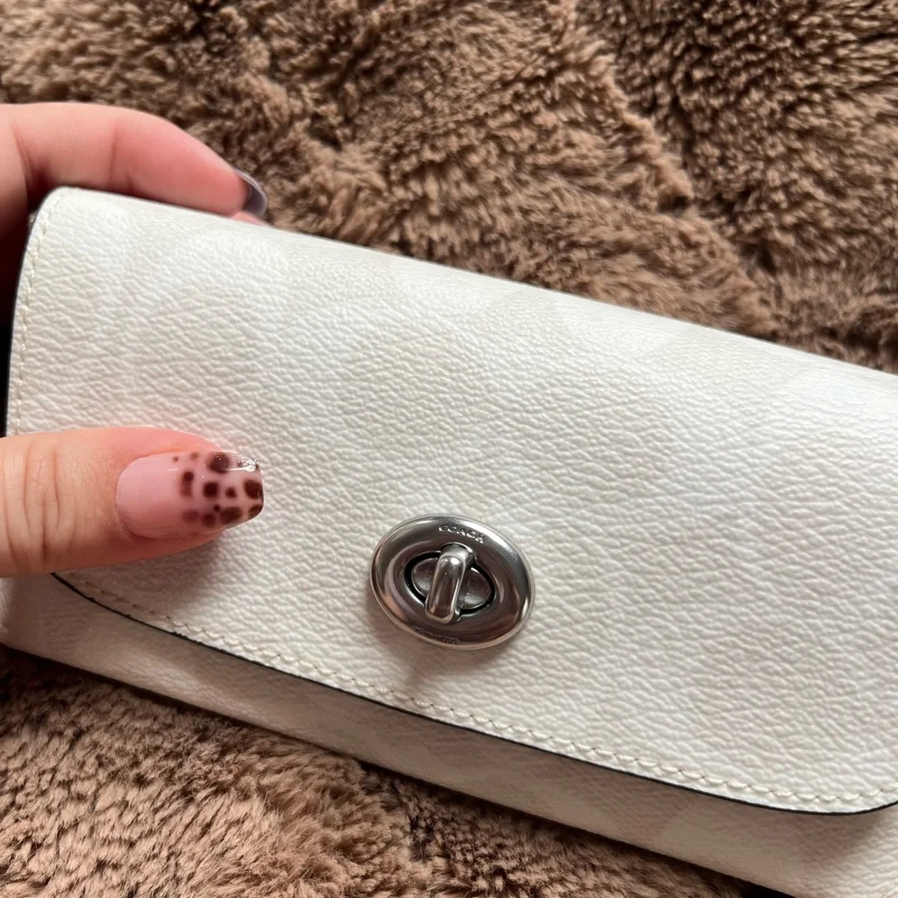 Coach Signature Sunglasses Case - Picture 2 of 5